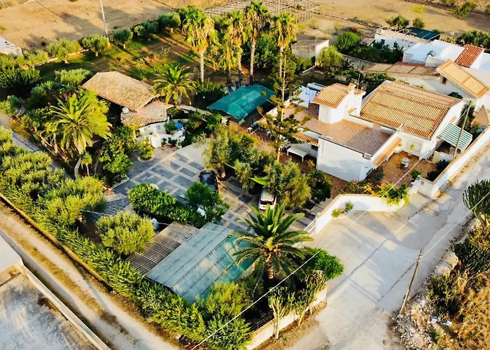 ゲストハウス En-suite Triple Room-giardino A Mare