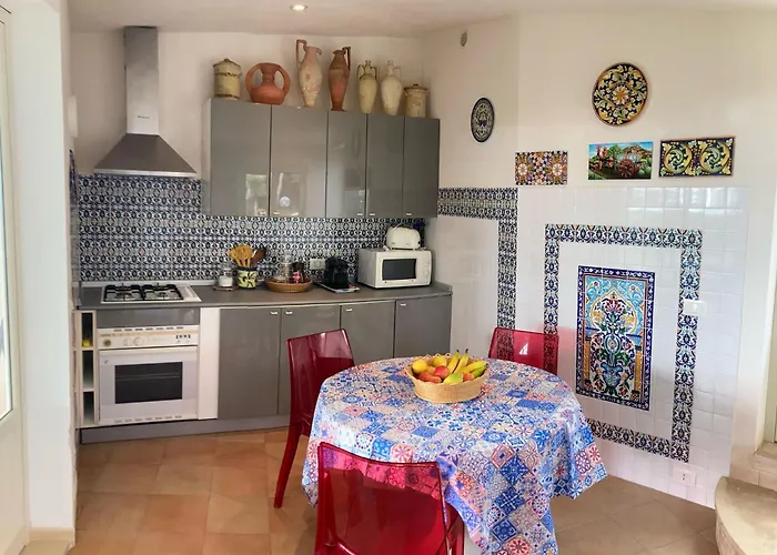 ゲストハウス En-suite Triple Room-giardino A Mare 3*